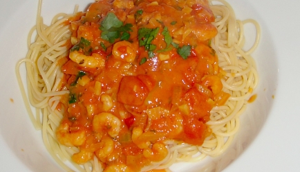 Spaghetti met garnalen in italiaanse roomsaus recept