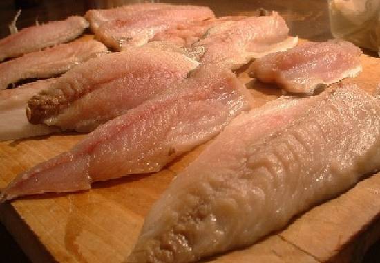 Gebakken makreelfilet met gekookte radijzen recept