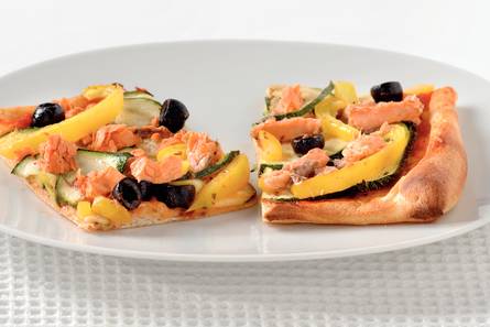 Pizza met courgette en rode zalm