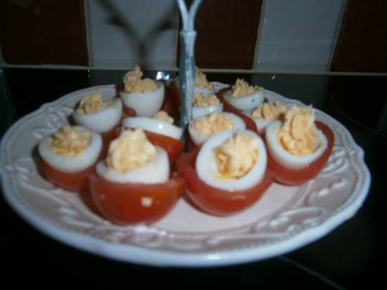 Leuk als een amuse te serveren: tomatennestjes met kwartelei ...