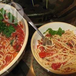 Pasta met spekjes en tomaat recept