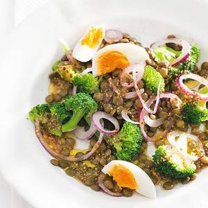 Linzensalade met broccoli en ei recept