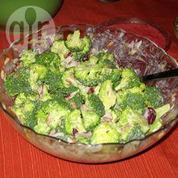 Salade van broccoli en zonnepitten recept