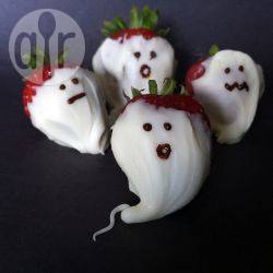 Spooky witte chocolade aardbeien recept