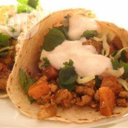 Pittige taco's met kalkoen en zoete aardappelen recept