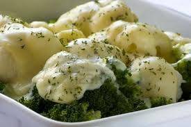 Macaronischotel met bloemkool en broccoli recept