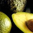 Knapperige kippenreepjes met hete avocadodip recept