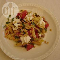 Pastasalade met geitenkaas en watermeloen recept