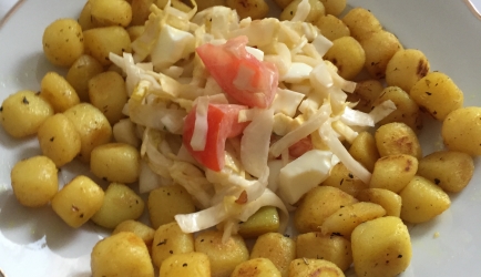 Rauwe witlof salade met mediterraanse aardappelblokjes recept ...