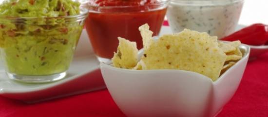 Drie dips : guacamole, blauwschimmelkaas en salsa recept ...