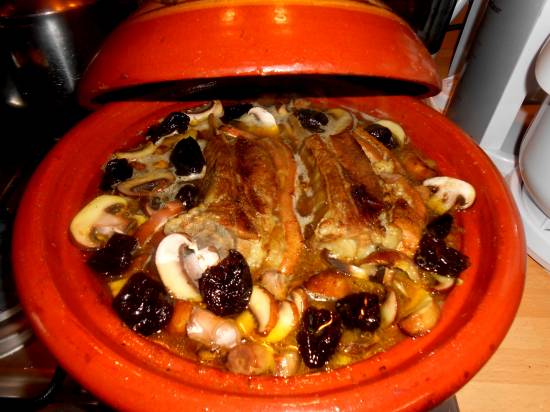 Kalfsvlees met pruimen en champignons uit de tajine recept ...