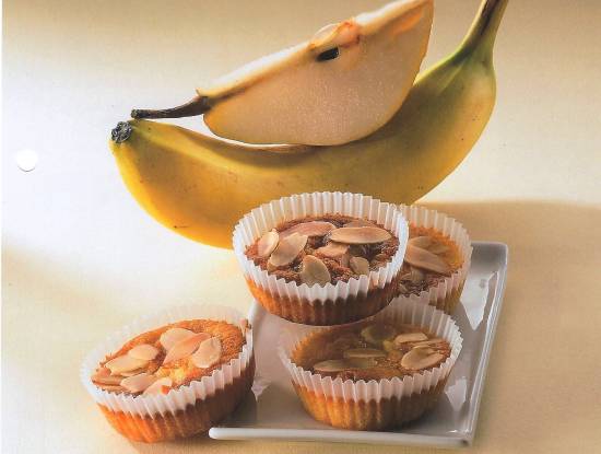 Banaan-peermuffins met amandelen recept