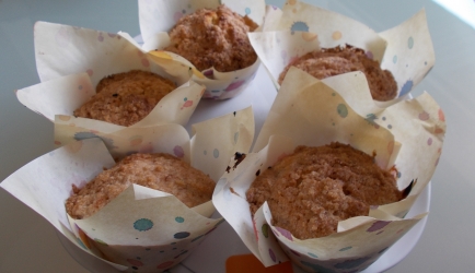 Verrukkelijke appel-kruimel muffins met kaneel en rum recept ...