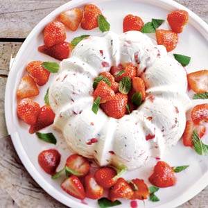 Karnemelk pudding met aardbeien recept