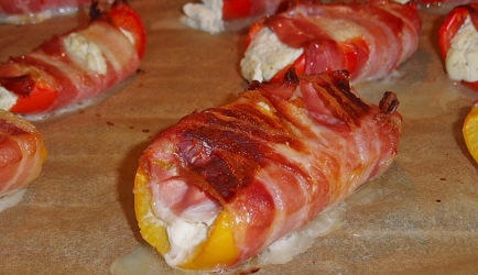 Paprika bootjes met heks en kaas en bacon recept