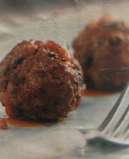 Indonesische gehaktballen met pittige jus recept