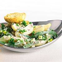 Witlof- aardappelsalade met ansjovisdressing recept