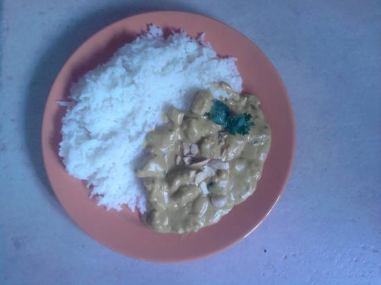 Kip curry met kokos en pinda`s recept