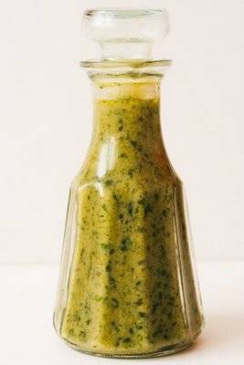 Vinaigrette met basilicum en knoflook recept