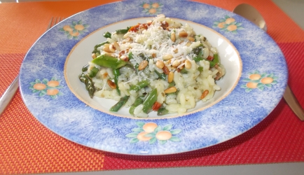 Romige risotto met knapperige groene groenten lekker en gezond