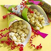Vrolijke puntzakken met popcorn recept