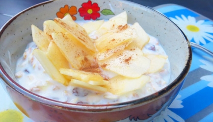 Yoghurt met appel en kaneel recept