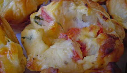 Italiaanse snack: tomaten mozzarella muffins recept