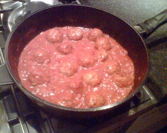 Köfte in pittige tomatensaus recept