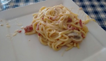 Verse spaghetti met 4-kazen saus recept