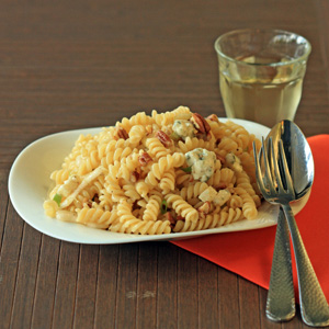 Insalata di pasta con gorgonzola e noci recept