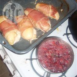 Kipfilets in parma ham met cranberry jus recept