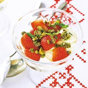 Aardbeien met balsamico en vanilleijs recept