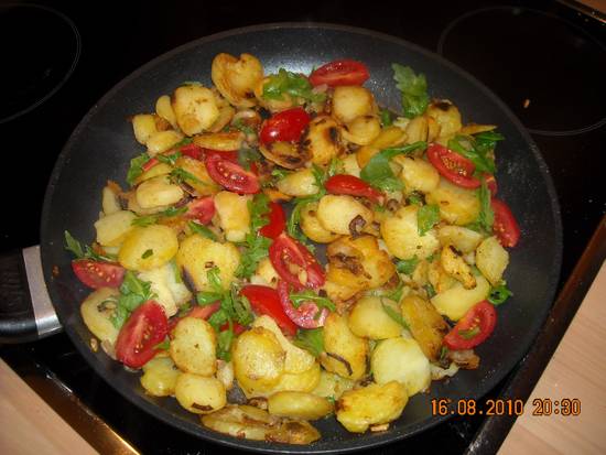 Zomerse gebakken aardappelen met italiaans tintje recept ...