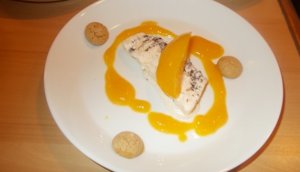 Amarettoparfait met perzikencoulis recept