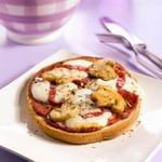Pizzasneetje met champignons en salami recept