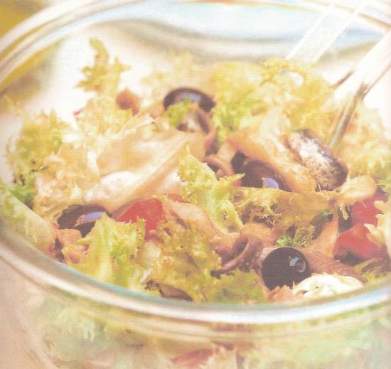 Xato (salade met zoute vis,ansjovis en olijven) recept