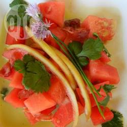 Maleisische salade met watermeloen en spekjes recept