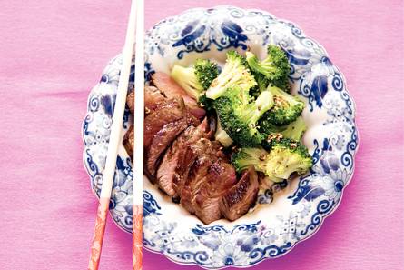 Rundvlees teriyaki met sesam-broccoli