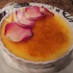 Crème brûlée met rozenwater recept