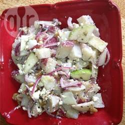 Salade van nieuwe aardappel, gorgonzola en walnoot recept ...