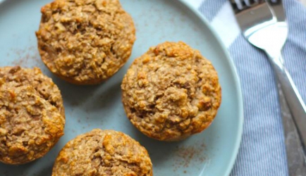 Muffins met fruit en walnoten. recept