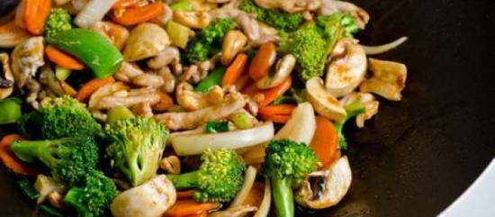 Kip met broccoli en champignons recept