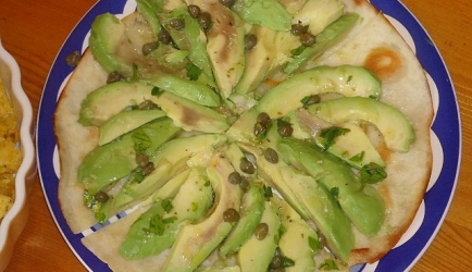 Avocado tortilla pizza's recept
