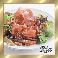 Salade met coburger ham en spekjes recept