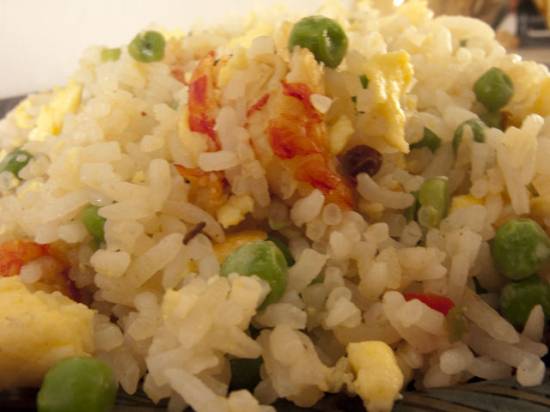 Gebakken rijst met gambas szechuan stijl recept