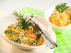 Gehakt-spinazieballen met kaassaus en knolselderijpuree recept ...