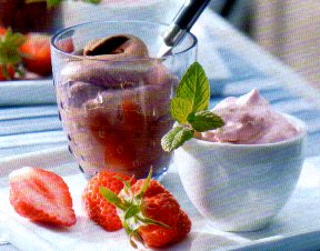 Chocolademousse met aardbeiencreme recept