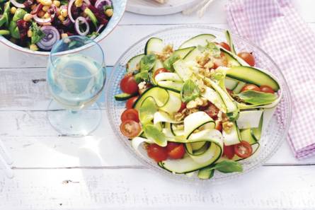Courgette-walnootsalade