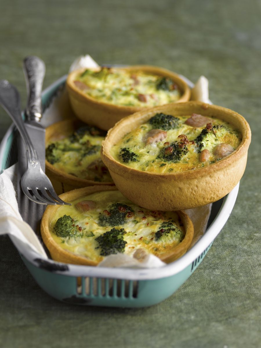 Recept 'quiches met broccoli en tonijn'