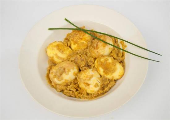 Amé komoeté (eieren in kokossaus) recept